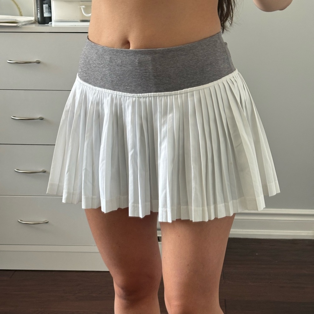 Lululemon | Gray and White Pleated Skort